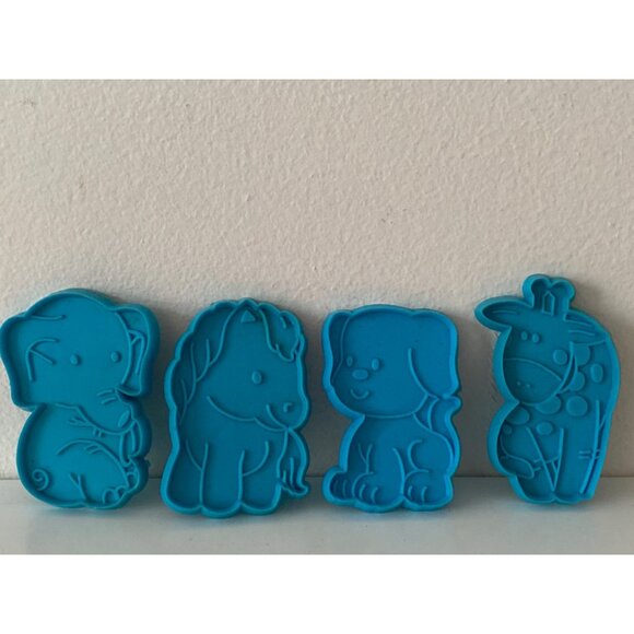 Cookie Cutters Animals vintage Multi Purpose 8 Piece Kitchen Red White Blue - Picture 2 of 13